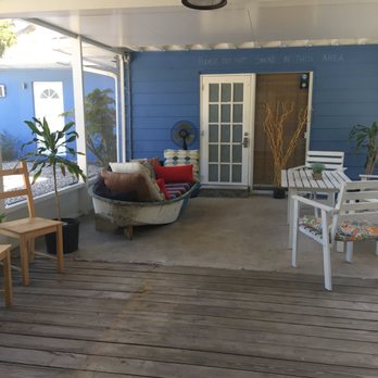 The Blue House - Lounge area - Guest Houses Near Me - Fort Lauderdale, Florida