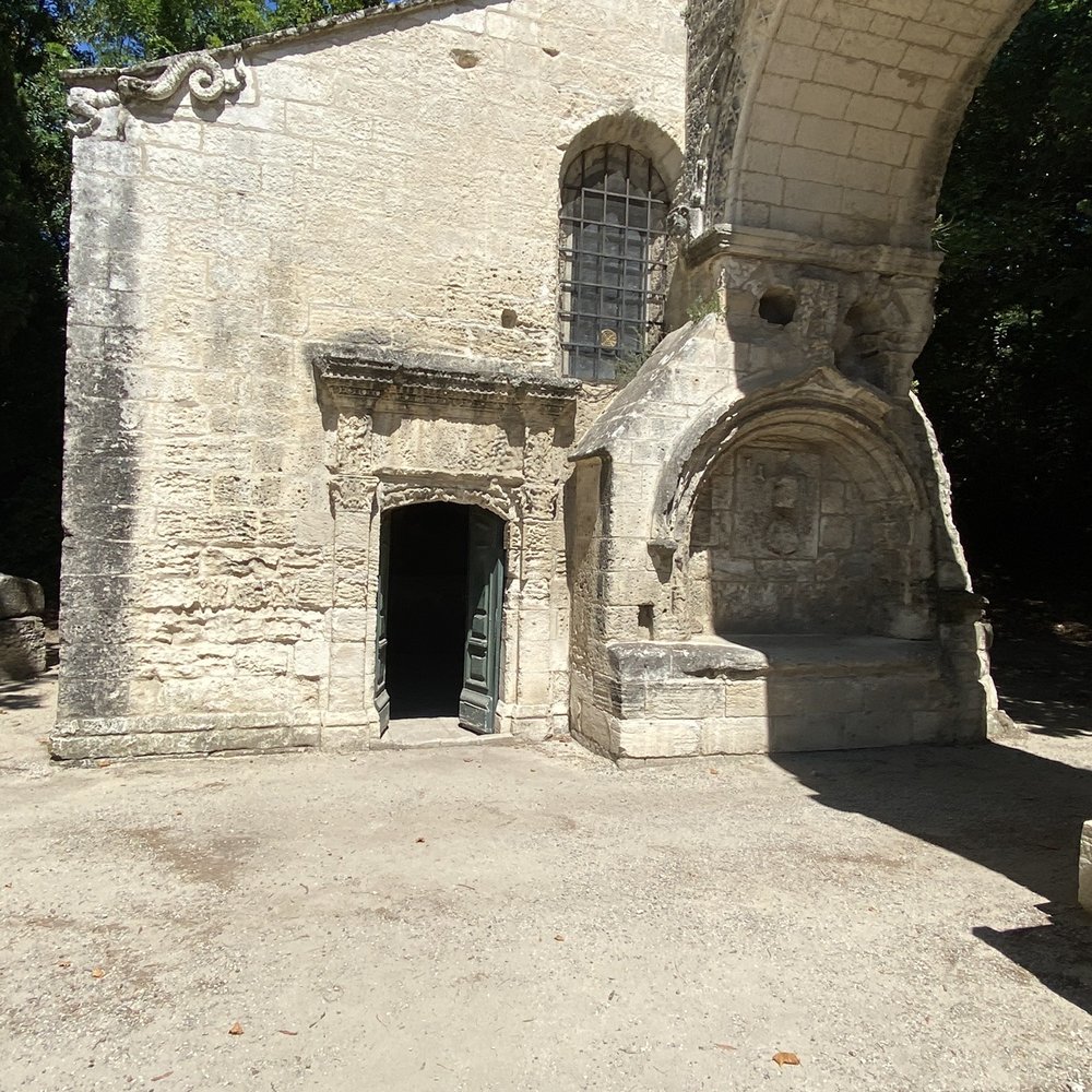 Les Alyscamps - Landmarks & Historical Buildings Near Me - Arles, 13