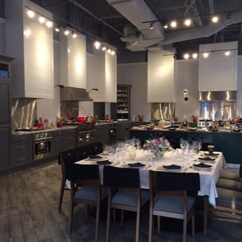 In the Kitchen with Chef Bob Waggoner - Cooking Classes Near Me - Charleston, South Carolina In the Kitchen with Chef Bob Waggoner - Cooking Classes Near Me - Charleston, South Carolina