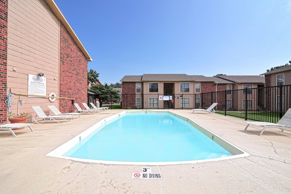 THE WILLOWS Updated August 2024 1100 Willow Springs Rd., Killeen