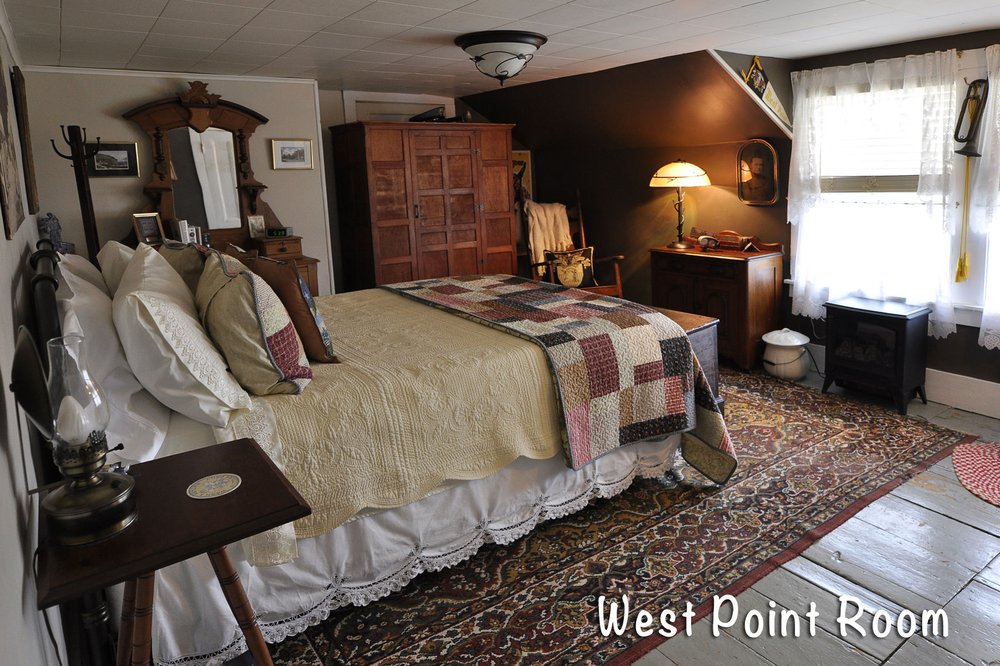 Inn At The Ridge Logo