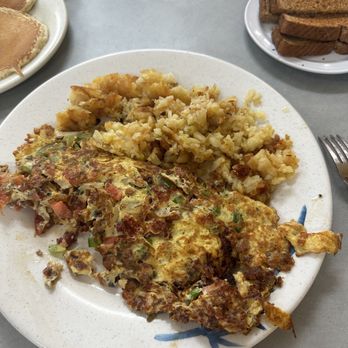 Anna J's Restaurant - Ultimate omelette - Breakfast & Brunch Near Me - Rock Hill, South Carolina
