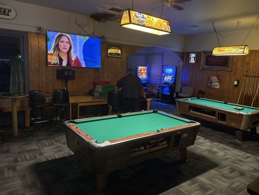 Wilshire Tavern by null