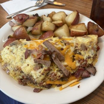 Mountain Oaks Cafe - Tri tip omelette. - American Near Me - Oakhurst, California