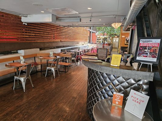 Devil's Alley Bar & Grill by null