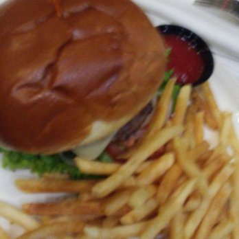 Canyon Grille - The burger was cooked to perfection - American Near Me - Escondido, California