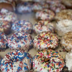 Donut Queen - Sprinkle donuts