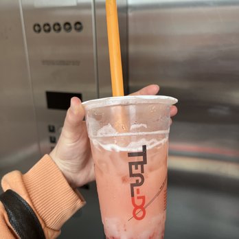 Tea Do RVA - a person holding a cup of iced tea - Desserts Near Me - Richmond, Virginia Tea Do RVA - a person holding a cup of iced tea - Desserts Near Me - Richmond, Virginia