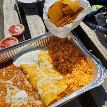 La Pinata - Chicken enchaladas with fresh corn tortilla chips . - Latin American Near Me - Providence, Rhode Island La Pinata - Chicken enchaladas with fresh corn tortilla chips . - Latin American Near Me - Providence, Rhode Island