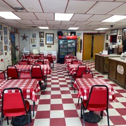 Westend Donut & Deli - Table area