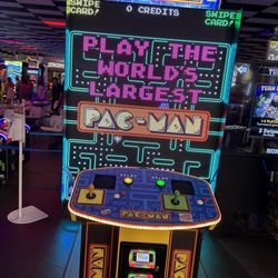 Rock'it Lanes - Worlds Largest Pac-Man