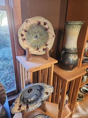 Dirtworks Pottery by null