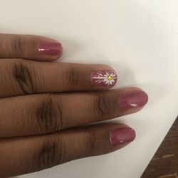 Anna’s Nails & Spa - Gel Manicure w/Design