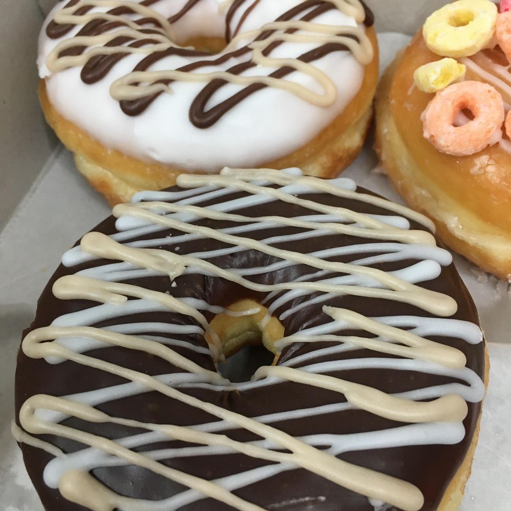 The Donut Makers - Donuts Near Me - Garden Grove, California The Donut Makers - Donuts Near Me - Garden Grove, California