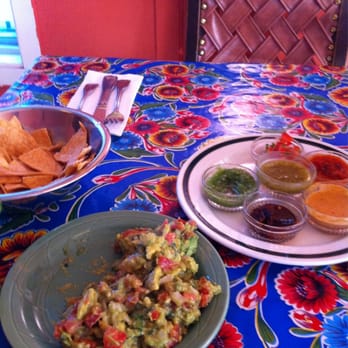 El Moose - Salsa and guacamole - Mexican Near Me - Seattle, Washington