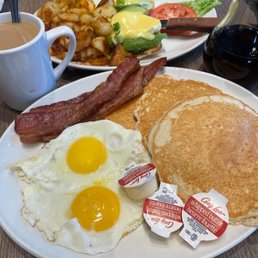 Veggie Benny and Pancakes & eggs