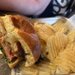 Live Edge Brewing Company - Chicken sandwich