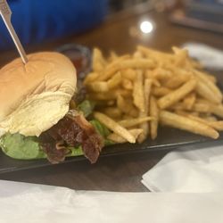 Mason Dixon Distillery - Burger and a bunch of tasty fries