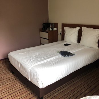 Hôtel Lyon-Ouest - Bedroom - Hotels Near Me - Lyon, 69 Hôtel Lyon-Ouest - Bedroom - Hotels Near Me - Lyon, 69