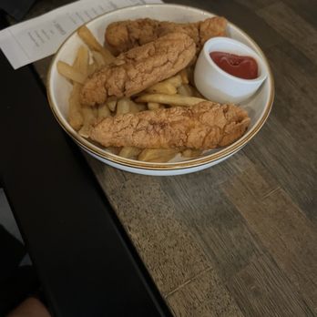 Hendos Barrel House - Chicken tenders for the girls. They said they were good - Steakhouses Near Me - Temecula, California