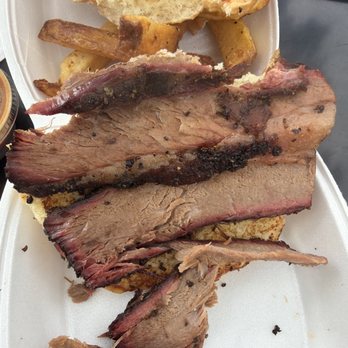 Pappas Bar-B-Q - Sliced beef sandwich. - Barbeque Near Me - Duncanville, Texas