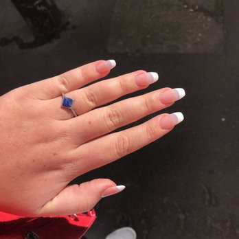 Manukur - Nail Salons Near Me - Paris, 75