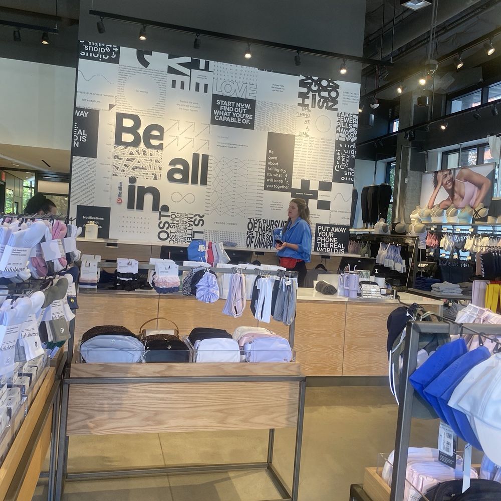 lululemon - Sports Wear Near Me - Kirkland, Washington