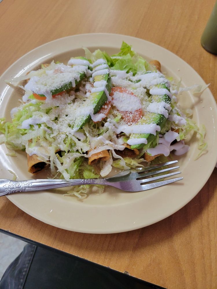 Mamá Carmen Cocina — Mexican restaurant in North Chicago