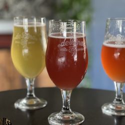 De Bine Brewing - Dead Man' s Curve, Wappy Sprayberry Reprise, Raspberry Peach Lemon (from left to right)
