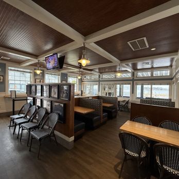 Iggy's Doughboys & Chowder House - Interior - Seafood Near Me - Warwick, Rhode Island Iggy's Doughboys & Chowder House - Interior - Seafood Near Me - Warwick, Rhode Island