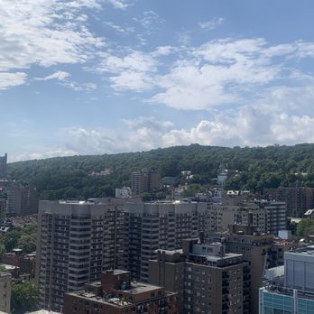 Hotel Le Cantlie - View from pool rooftop of hotel - Hotels Near Me - Montreal, Quebec Hotel Le Cantlie - View from pool rooftop of hotel - Hotels Near Me - Montreal, Quebec