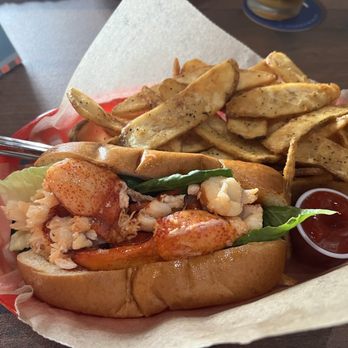 Finn’s Craft Beer Taphouse - Hot lobster roll with fries. - Brewpubs Near Me - Hyannis, Massachusetts Finn’s Craft Beer Taphouse - Hot lobster roll with fries. - Brewpubs Near Me - Hyannis, Massachusetts