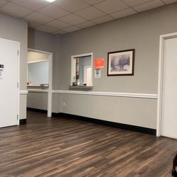 Willie J Sessions, MD - Lobby & bathroom
