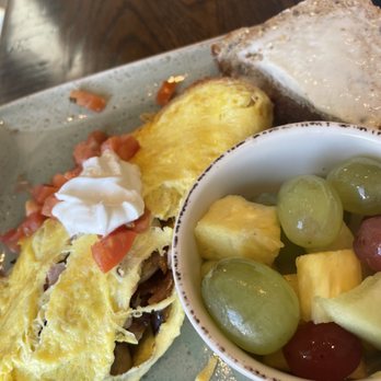 First Watch - The works omlette - Breakfast & Brunch Near Me - Decatur, Georgia