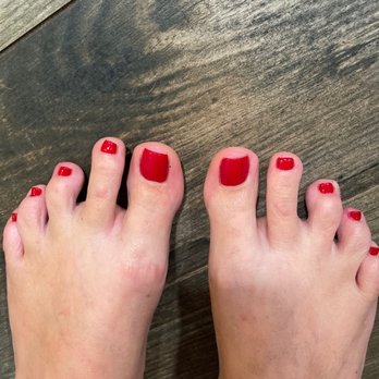 Classic Nails - Toes uneven, polish was done sloppy and look at the cuticles. - Nail Salons Near Me - Tallahassee, Florida