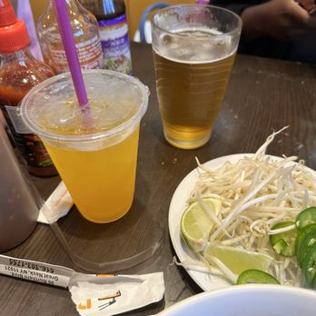 Pho Che - Passionfruit Bubble tea and Sapporo - Vietnamese Near Me - Flushing, New York