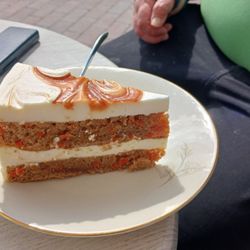 Café 28 - Rüblitorte / Carrot cake