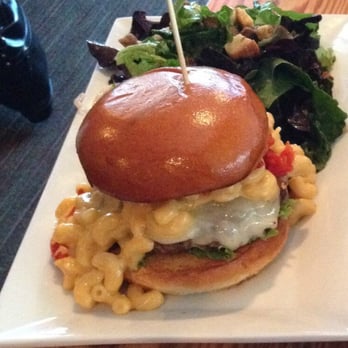 Chomp Kitchen & Drinks - American Near Me - Warren, Rhode Island