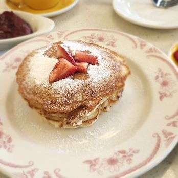 Crack'D Brunch - Simple Stawberry pancakes - Breakfast & Brunch Near Me - New Orleans, Louisiana Crack'D Brunch - Simple Stawberry pancakes - Breakfast & Brunch Near Me - New Orleans, Louisiana