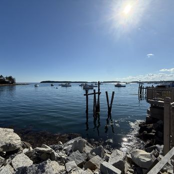 McLoons Lobster Shack - amazing view! - Seafood Near Me - South Thomaston, Maine