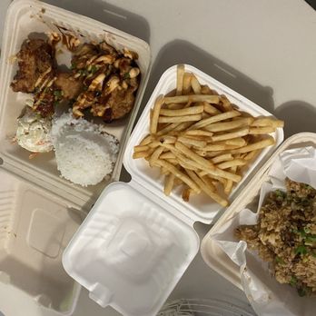 Joey's Kitchen Napili - Garlic chicken / lumpia/ fries and adobo fried rice! - Filipino Near Me - Lahaina, Hawaii