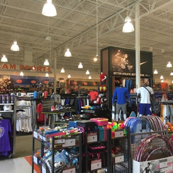 DICK'S Sporting Goods - Sports Wear Near Me - Orlando, Florida