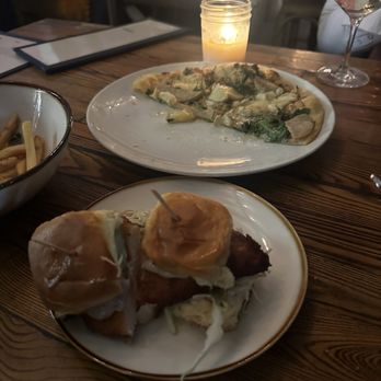Bacari GDL - Fried chicken sliders and pear & Brie pizza (we were starving and couldn't wait for the pic!) - Mediterranean Near Me - Glendale, California Bacari GDL - Fried chicken sliders and pear & Brie pizza (we were starving and couldn't wait for the pic!) - Mediterranean Near Me - Glendale, California
