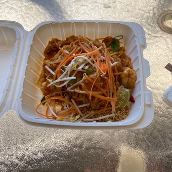 Aloha Thai Fusion - Kahului - Shrimp Pad Thai - Food Trucks Near Me - Kahului, Hawaii