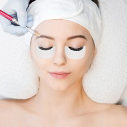 Essentials Massage & Facials - Eye brow and eye lash tinting