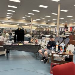 Friendly Market Place - Thrift store