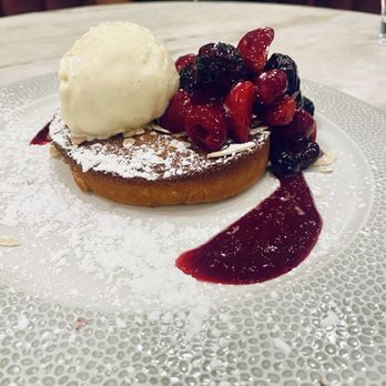 Mesler Kitchen Bar Lounge - Almond Cake - New American Near Me - Chicago, Illinois