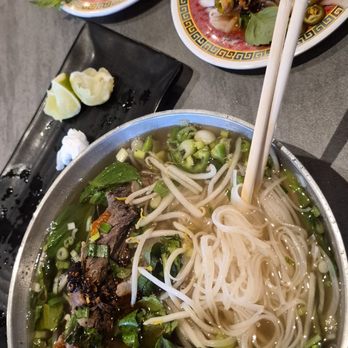 Sit lo Saigon - Pho dac biet. Ox tails,ribs. - Vietnamese Near Me - Elk Grove, California Sit lo Saigon - Pho dac biet. Ox tails,ribs. - Vietnamese Near Me - Elk Grove, California