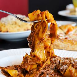 BASTA Pasteria - Pappardelle genovese