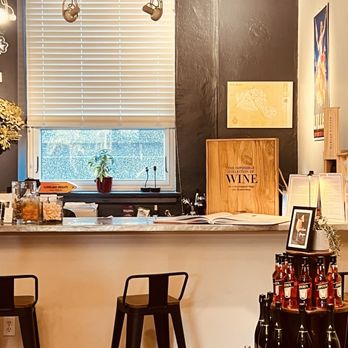 Pour Wine Plus Gifts - Interior bar - Beer, Wine & Spirits Near Me - Cleveland, Ohio Pour Wine Plus Gifts - Interior bar - Beer, Wine & Spirits Near Me - Cleveland, Ohio